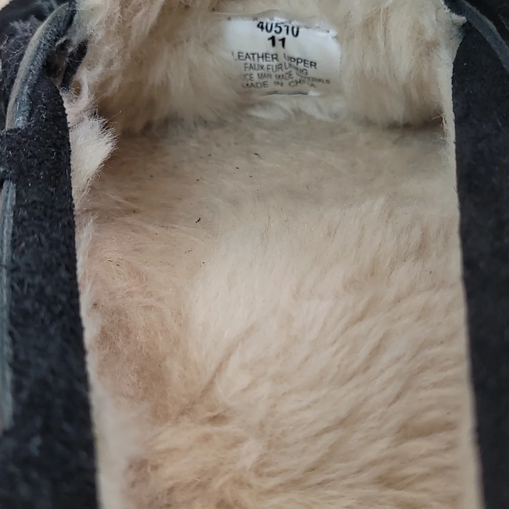Minnetonka Moccasin Black Women's Slippers - Picture 10 of 10